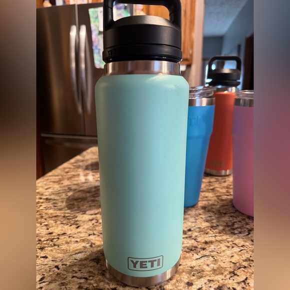 Yeti Rambler 36oz water bottle - Picture 2 of 4
